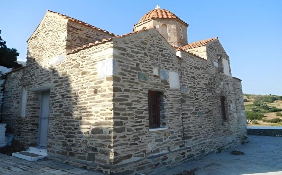 Οι Εκκλησίες και τα Μοναστήρια της Άνδρου